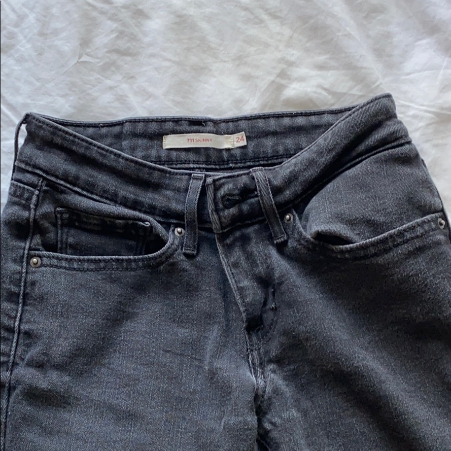711 Levis